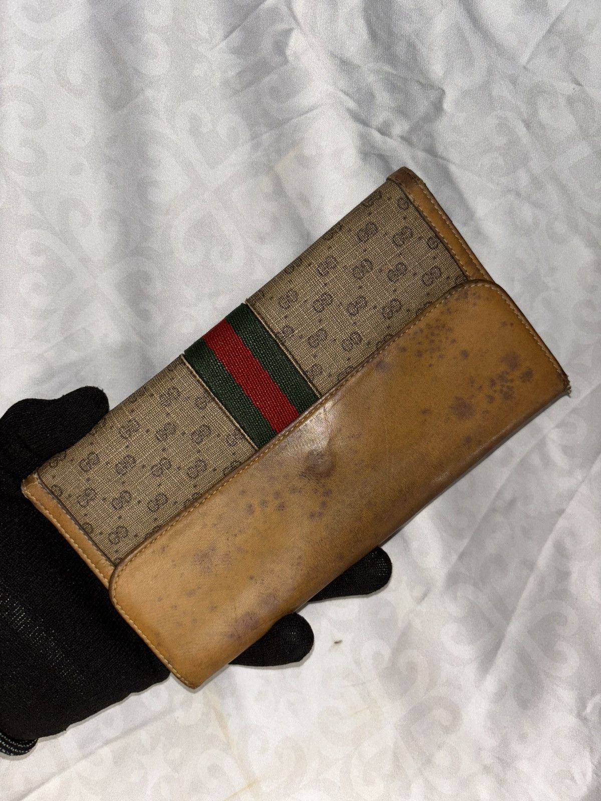 Gucci (very worn) Gucci Long Wallet Vintage Size ONE SIZE - 2 Thumbnail