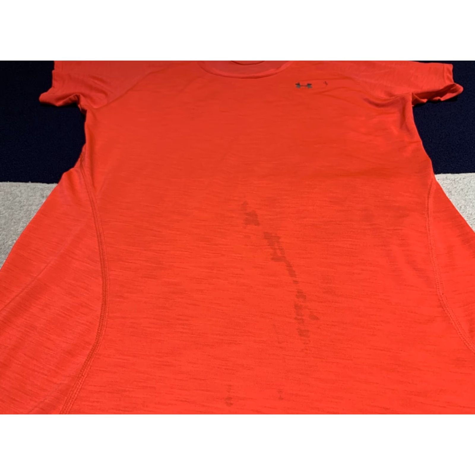 Under Armour VINTAGE Under Armour Women T-Shirt Short Sleeve Small Coral HeatGear Semi-Fitted Running Top Size S / US 4 / IT 40 - 2 Thumbnail