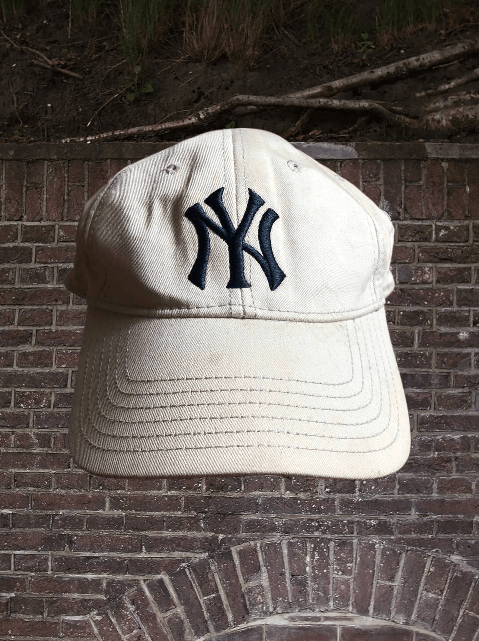 New Era Vintage New York Yankees Cap New Era Hat Y2K Size ONE SIZE - 1 Thumbnail