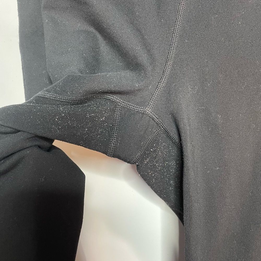 Athleta Athleta Black Cropped Leggings Large Petite Size 34" / US 12 / IT 48 - 3 Thumbnail