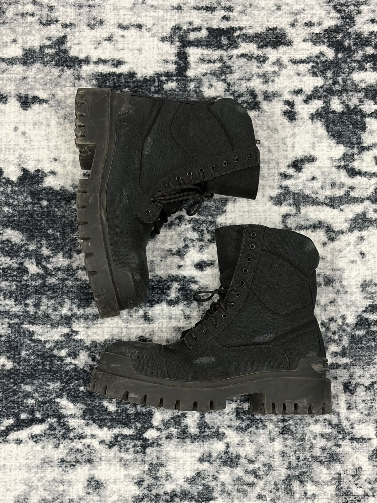 Balenciaga Balenciaga Combat Strike Boot Size US 9 / EU 42 - 1 Thumbnail
