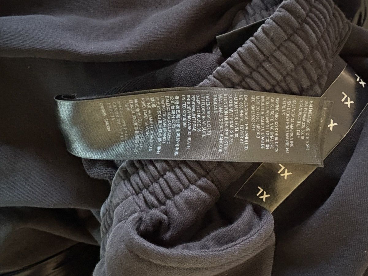 Balenciaga Balenciaga Baggy Sweatpants Size US 30 / EU 46 - 8 Thumbnail