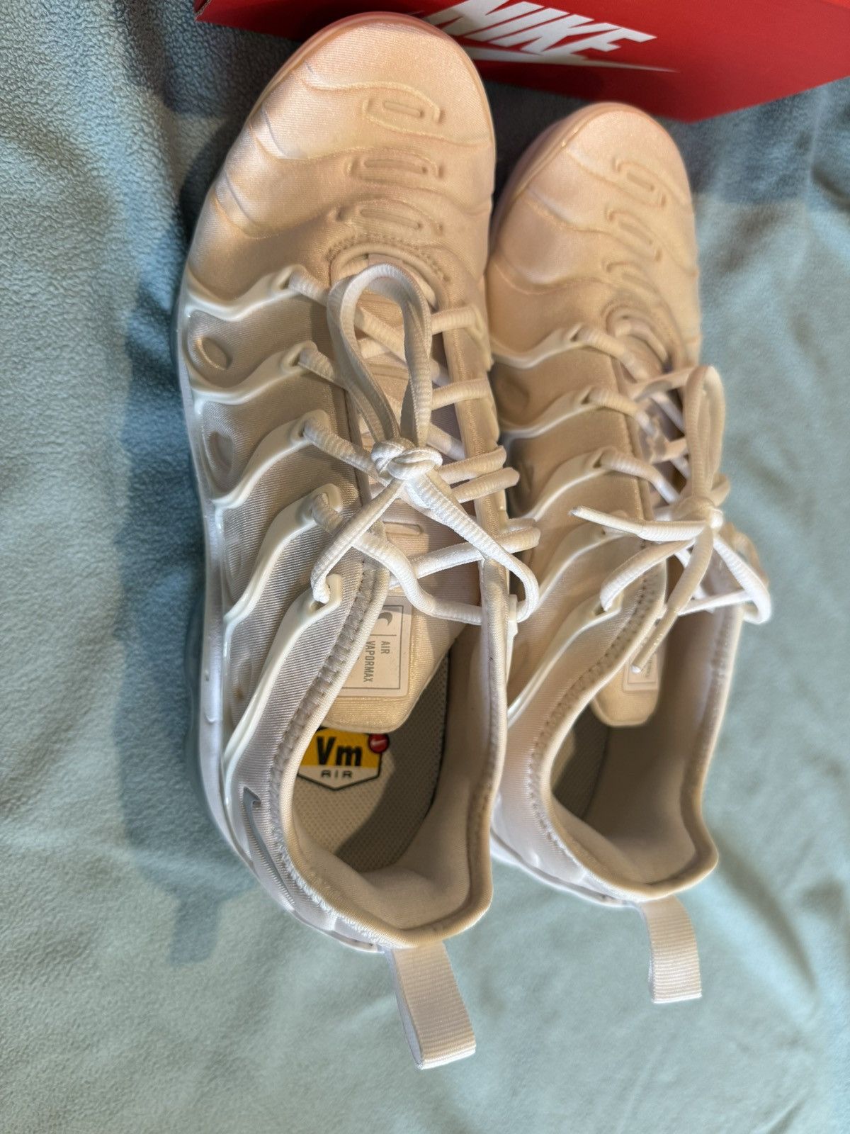 Nike Vapormax Plus triple white size 9.5 Size US 9.5 / EU 42-43 - 6 Thumbnail