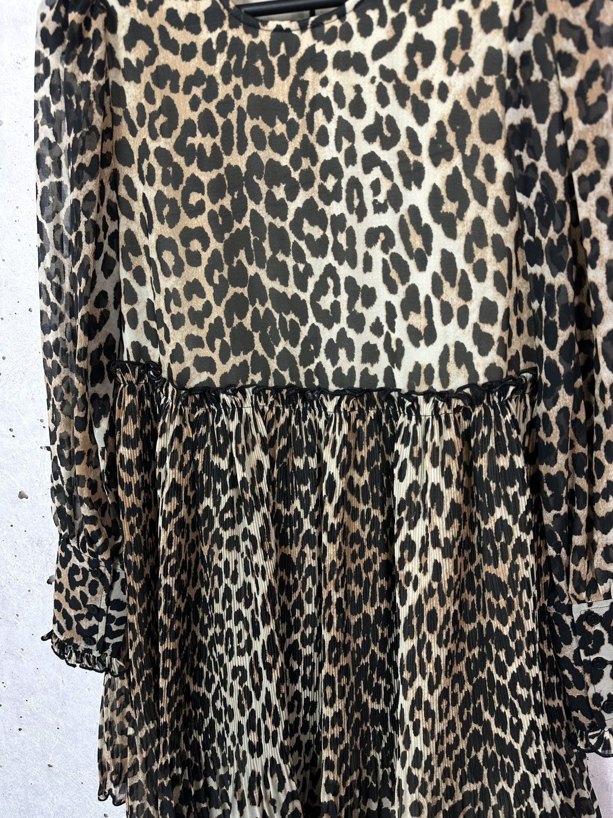 Ganni Ganni Leopard Midi Pleated Long Sleeve Dress Size XS / US 0-2 / IT 36-38 - 5 Thumbnail