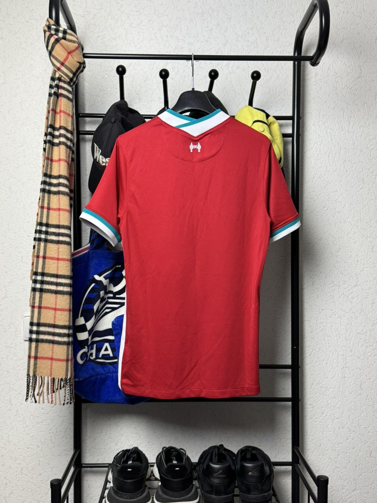 Nike Nike x Liverpool Home Stadium 2020/21 Shirt Size US S / EU 44-46 / 1 - 2 Thumbnail