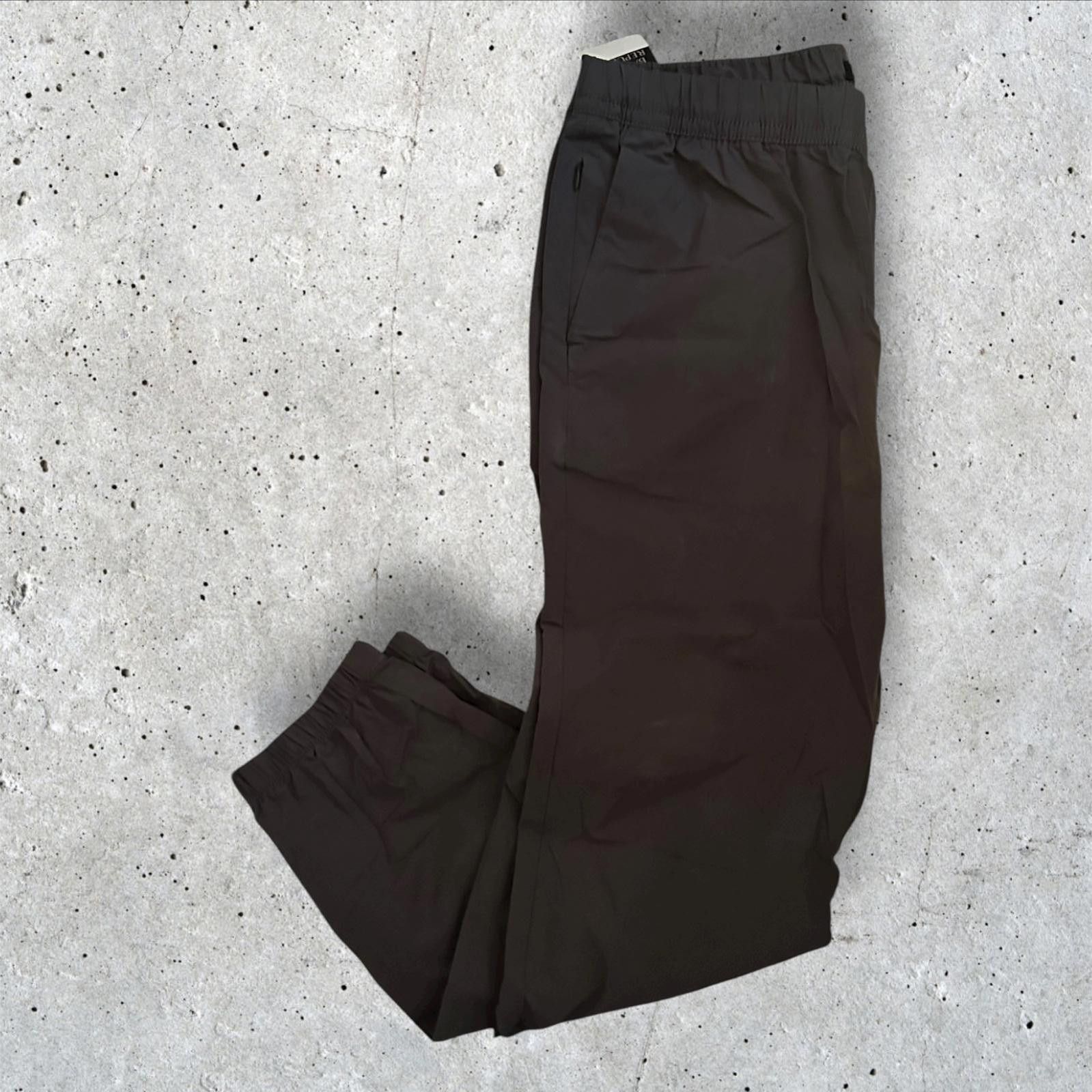 Banana Republic Banana Republic Men’s Charcoal Gray Casual Pants M NWT Size US 32 / EU 48 - 1 Thumbnail