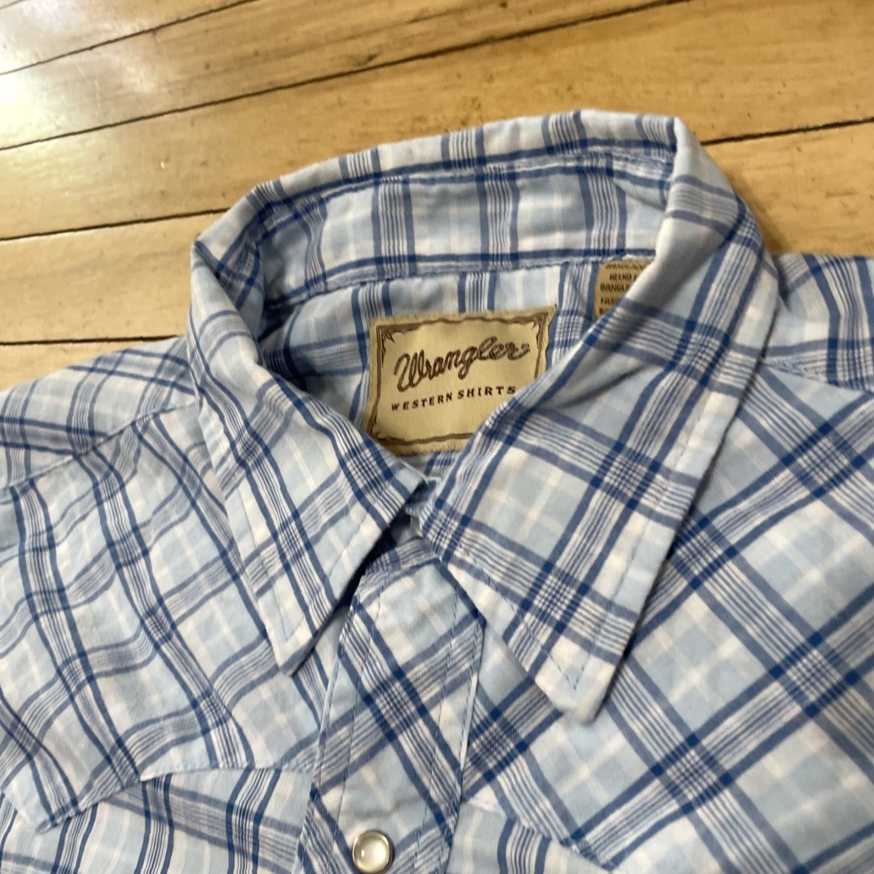 Wrangler VINTAGE Wrangler Western Shirt Men XL Pearl Snap Blue Plaid Cowboy Brushpopper XL 48" Shirt Mens Blue Plaid Pearl Snap Western Shirt XL 48" Wrangler Size US XL / EU 56 / 4 - 4 Thumbnail