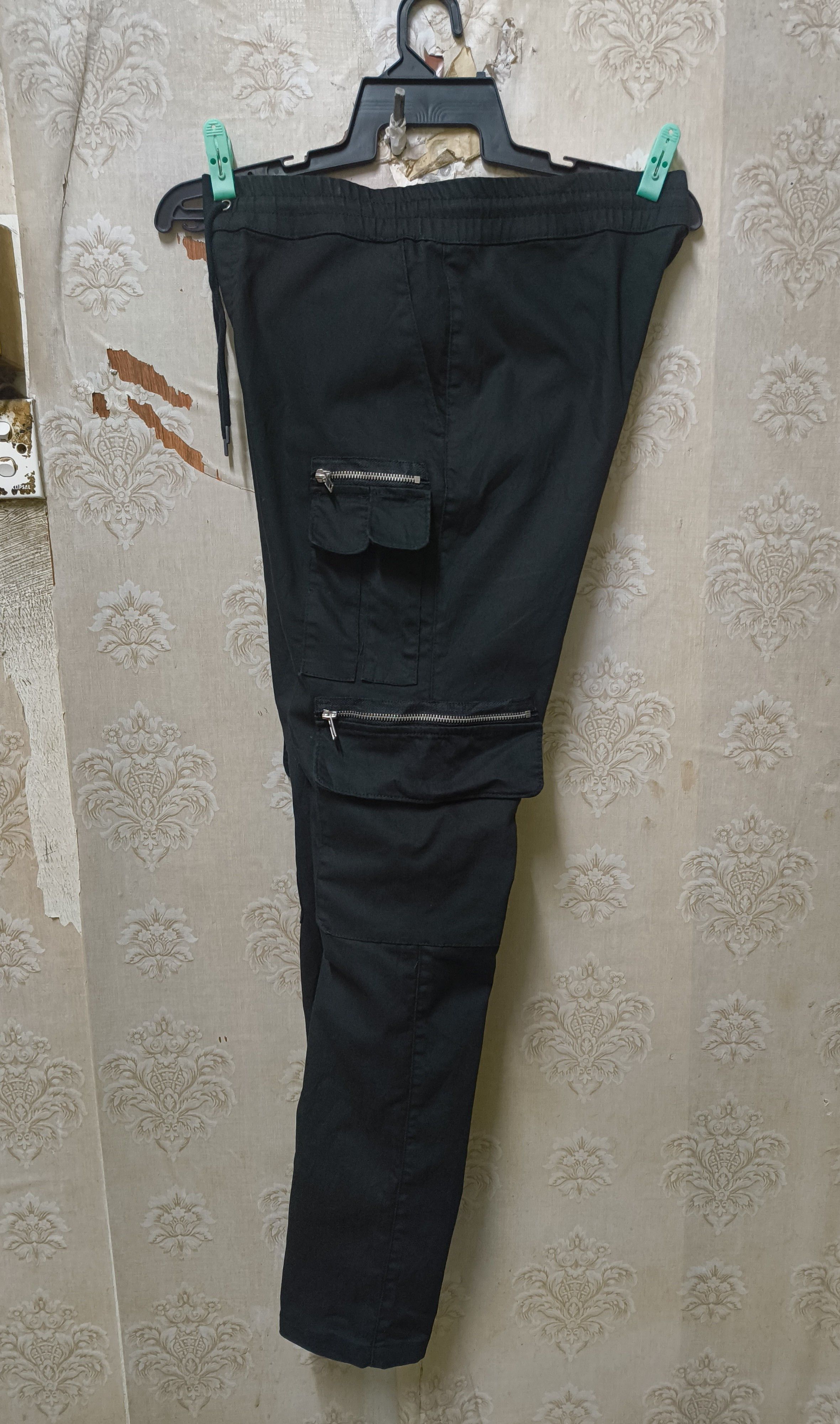Hot Topic Hot Topic Men’s Black Punk Gothic Cargo Pants Size US 35 - 4 Thumbnail