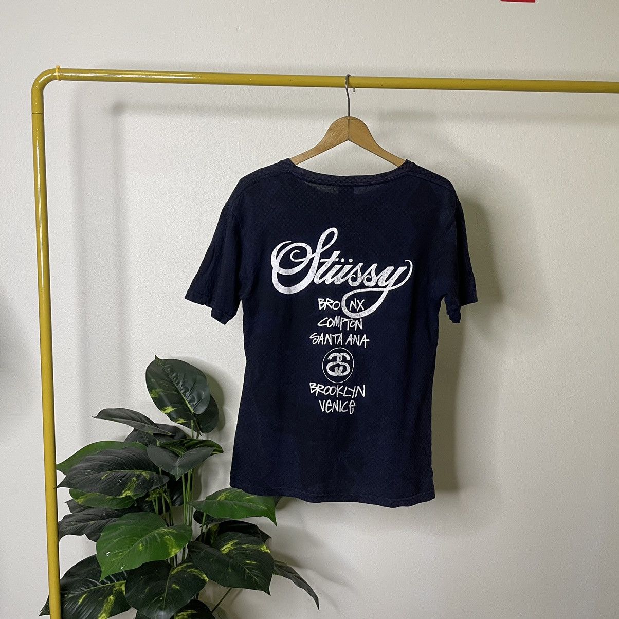 Stussy Vintage Y2K Stussy Tour Abstract Art Futura Style T Shirt Size US S / EU 44-46 / 1 - 5 Thumbnail