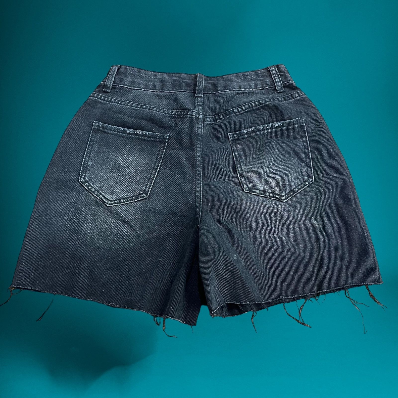 Shein Shein High-Rise Distressed Mom Shorts Raw Hem Cut Offs AA-14 Size 26" / US 2 / IT 38 - 5 Thumbnail