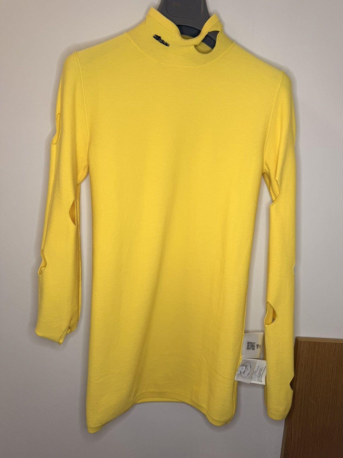 Prada NWT Prada Yellow Openwork Viscose Turtleneck Logo Top Sz 44 Size M / US 6-8 / IT 42-44 - 14 Thumbnail