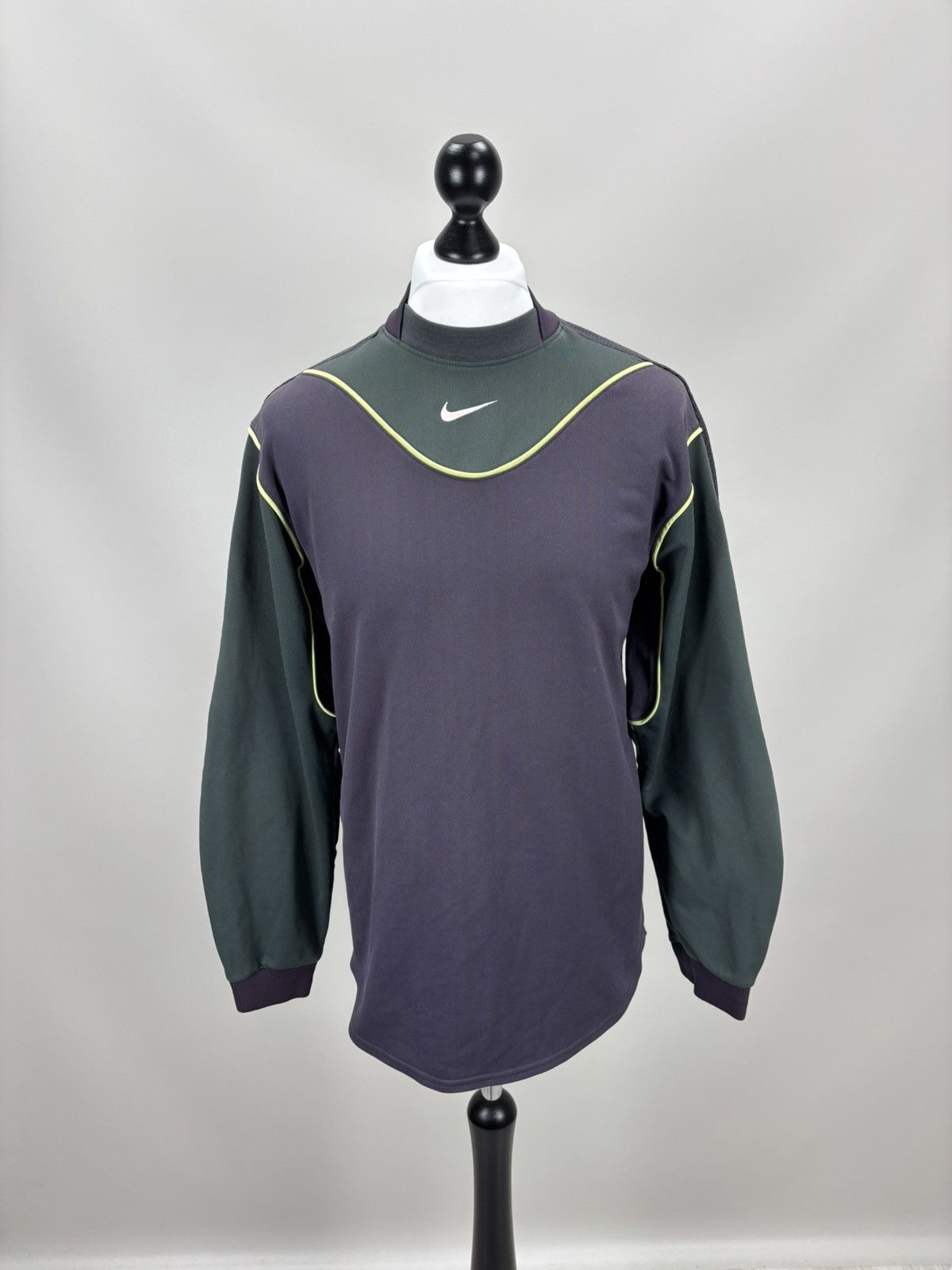 Nike Mens vintage Nike Goalkeeper Long Sleeve Size M Size US M / EU 48-50 / 2 - 1 Thumbnail
