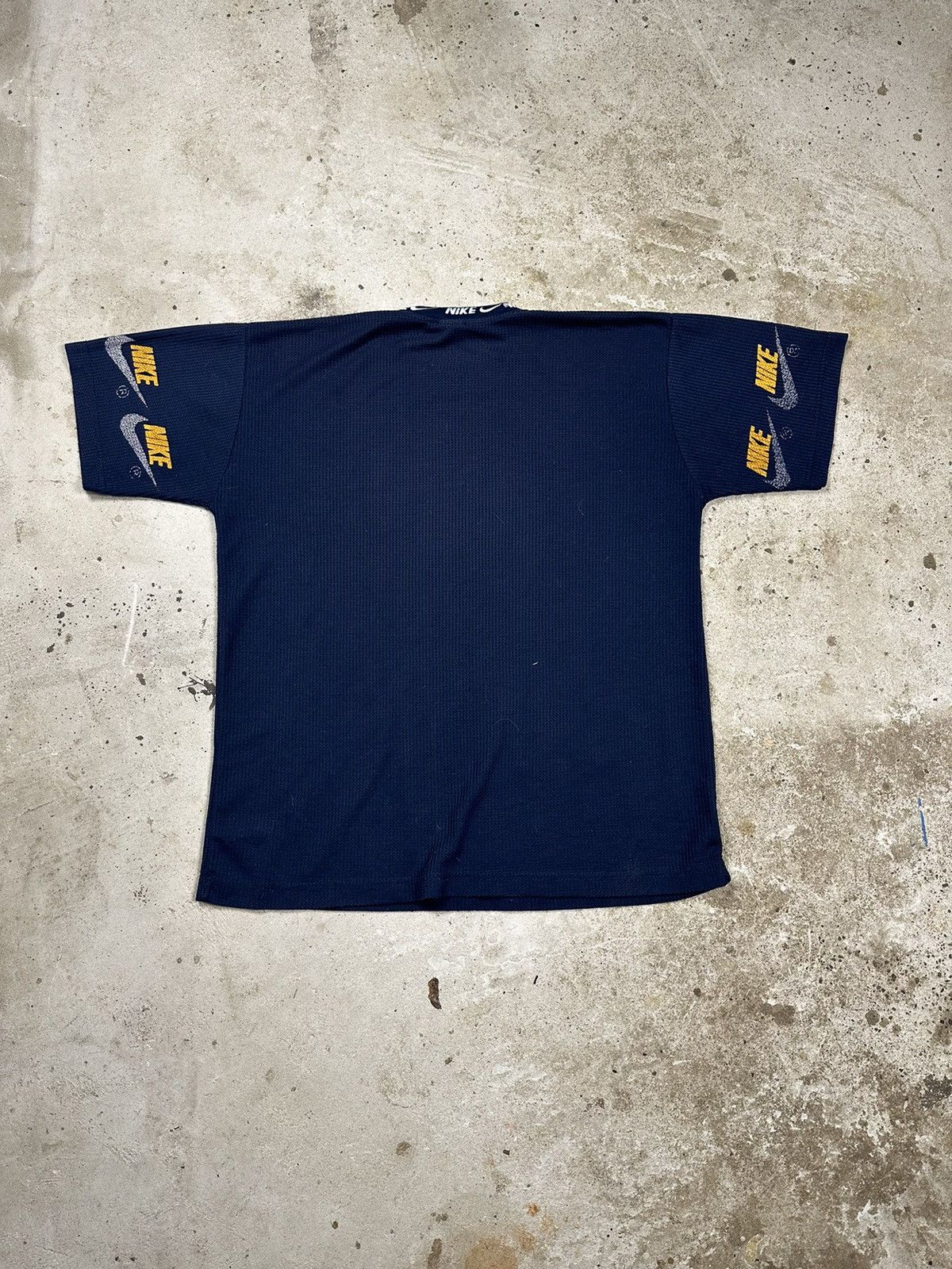 Nike ‼️ Rare Vintage Nike Swoosh Spell Out 90s Multi Navy Tee Size US L / EU 52-54 / 3 - 2 Thumbnail