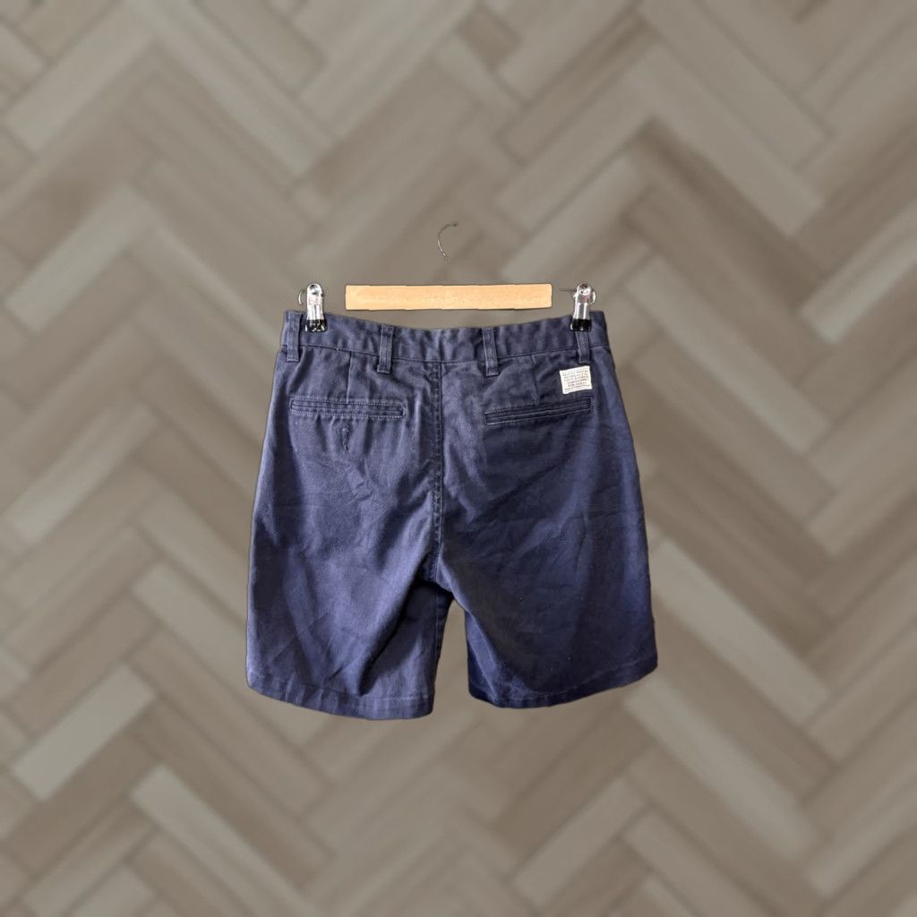 Deus Ex Machina Deus ex Machina Mens Blue Chino Shorts Regular Size 28 Benzin Veritas Blue Chino Mens 28 Size US 28 / EU 44 - 1 Thumbnail