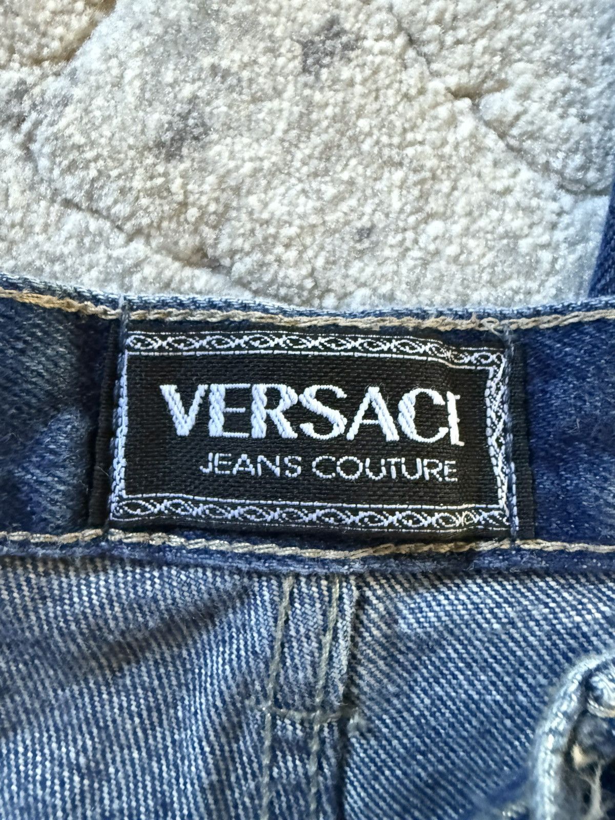 Versace Jeans Couture Versace Jeans Couture Carrot Cut Tappered Jeans Deadstock Size US 28 / EU 44 - 18 Thumbnail