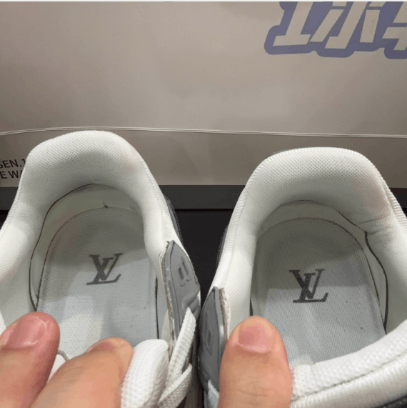 Louis Vuitton Louis Vuitton low-top shoes Size US 7 / EU 40 - 6 Thumbnail