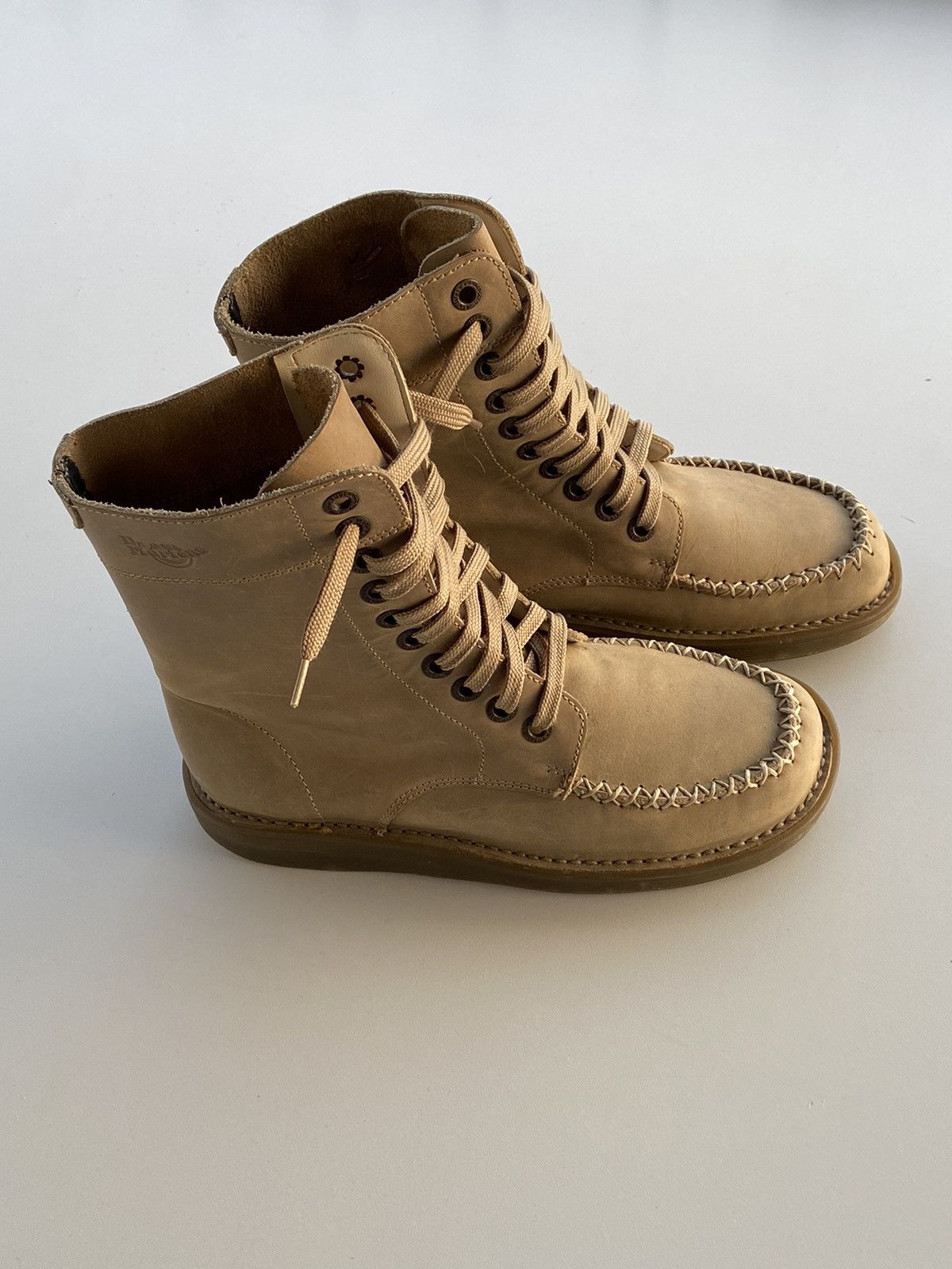 Dr. Martens Dr. Martens AirWair Beige Leather Boots US-8 EU40 Size US 8 / IT 38 - 1 Thumbnail