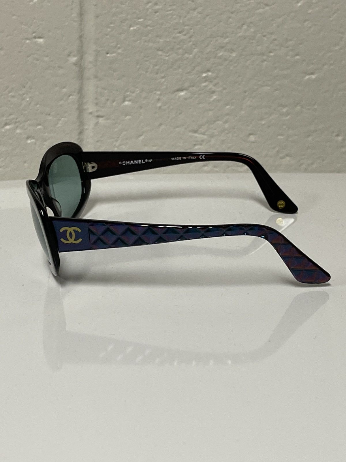 Chanel × Vintage Chanel 5009 Iridescent Rainbow Quilted 90’s Sunglasses Size ONE SIZE - 6 Thumbnail