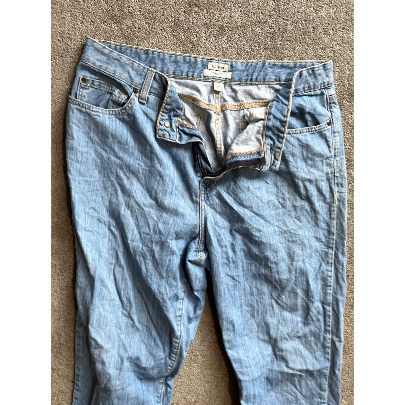 Vintage L.L. Bean Classic Fit Jeans 16 Reg Straight Leg Light Wash Denim Size 38" / US 16 / IT 52 - 2 Thumbnail