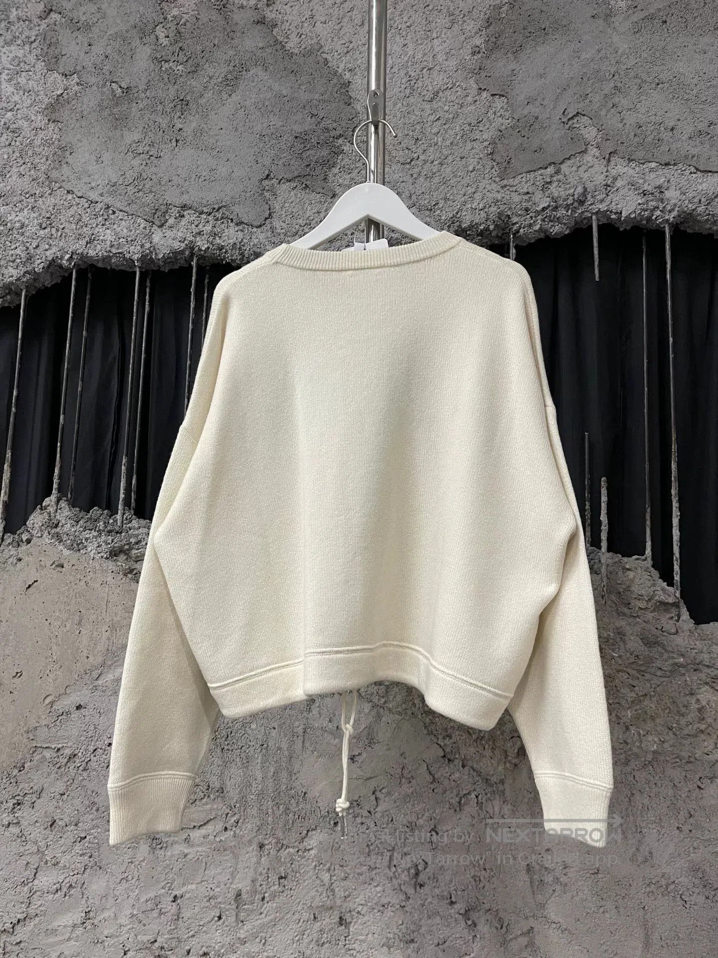 Celine celine logo cream sweatshirt in size small. Size S / US 4 / IT 40 - 2 Thumbnail