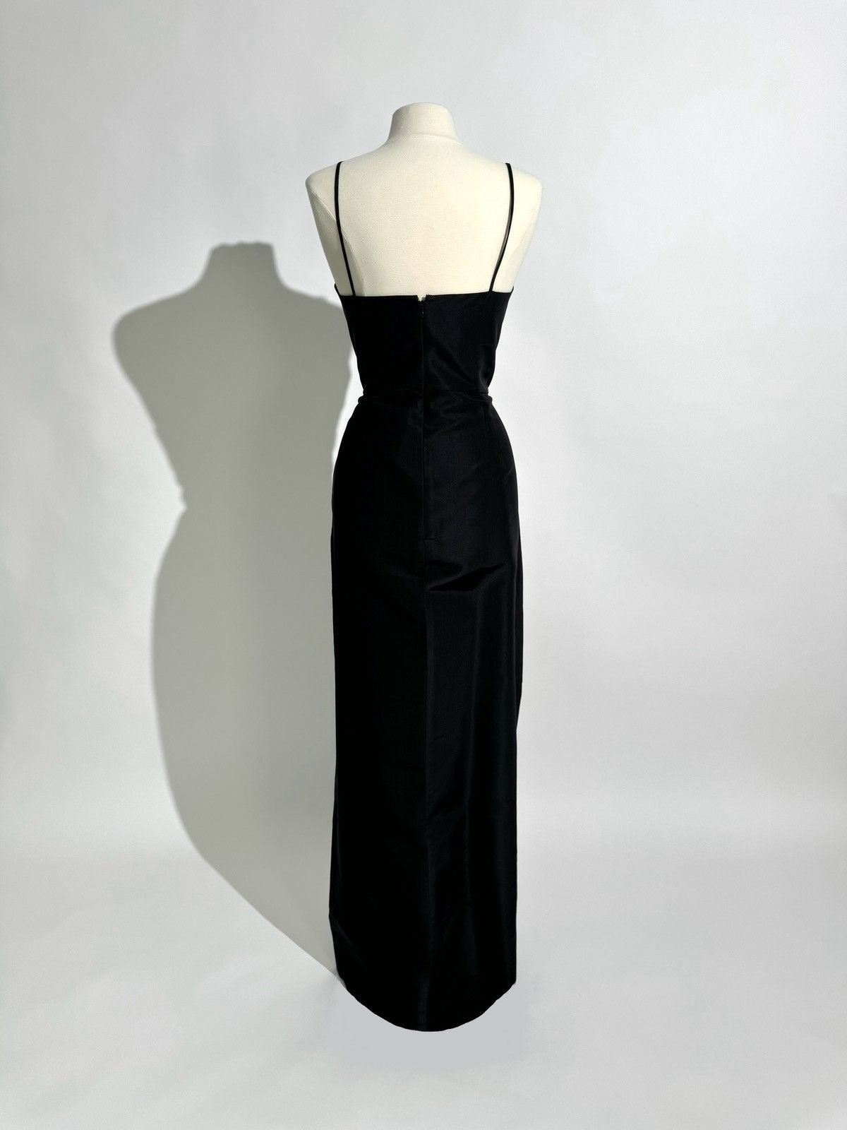 Carolina Herrera US 12 CAROLINA HERRERA Floral Embellished Wrap Silk Gown Size XL / US 12-14 / IT 48-50 - 8 Thumbnail