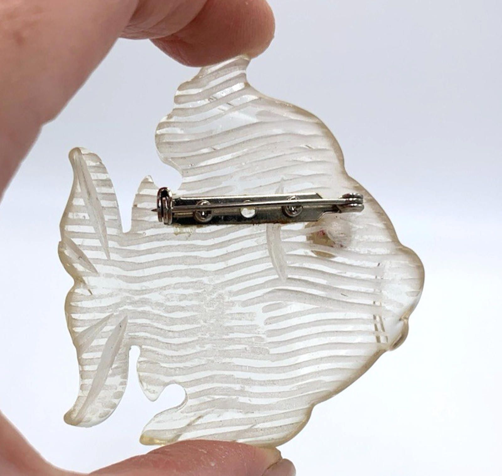 Other NOS Clear Reversed Hand Carved Lucite Fish Brooch Red Eye Size ONE SIZE - 4 Thumbnail