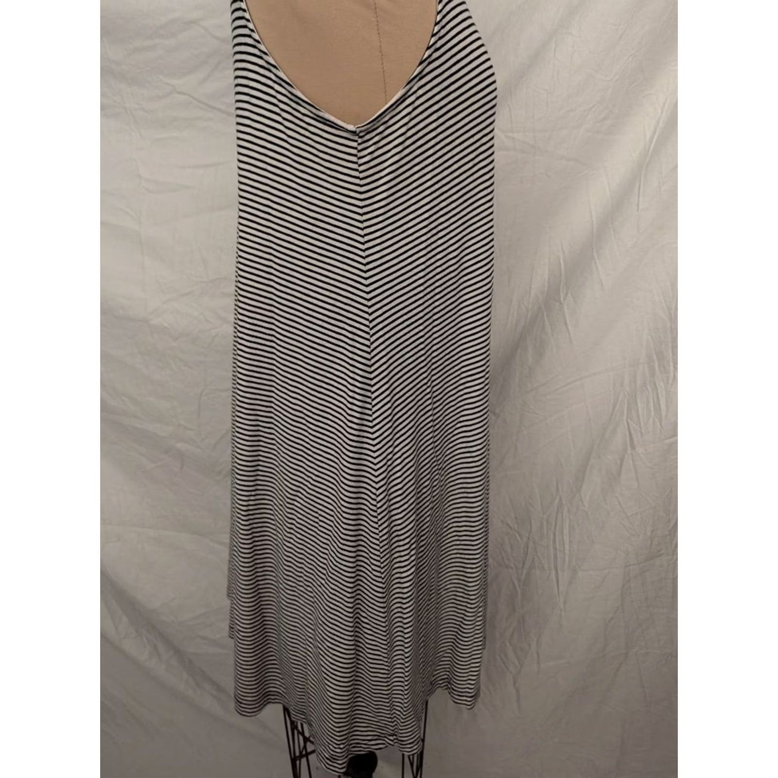 Old Navy Old Navy Petite Medium Black White Striped Sleeveless Swing Dress Casual Soft Dress Size M / US 6-8 / IT 42-44 - 2 Thumbnail