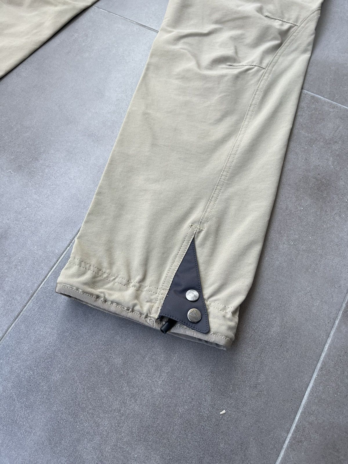 Klattermusen Klattermusen Gere Technical Beige Hiking Cargo Pants Size 32" / US 10 / IT 46 - 12 Thumbnail