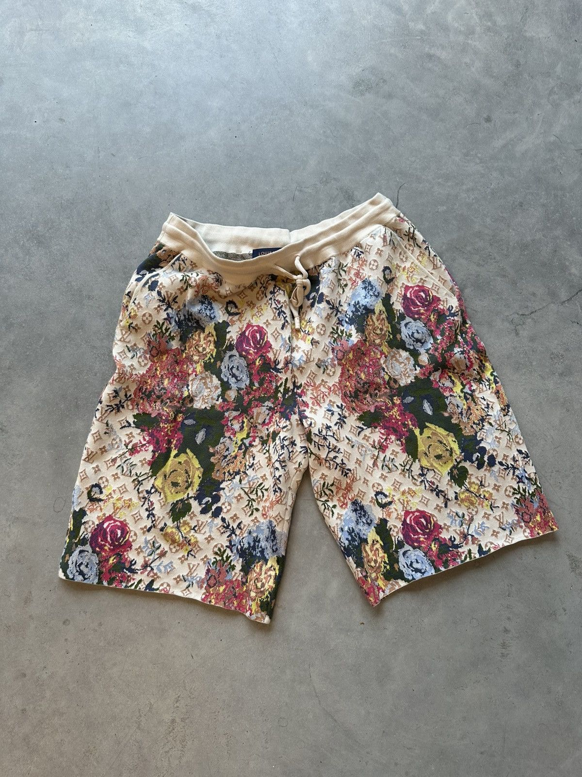 Louis Vuitton Louis vuitton beige multicolor floral monogram shorts Size US 38 / EU 54 - 1 Thumbnail