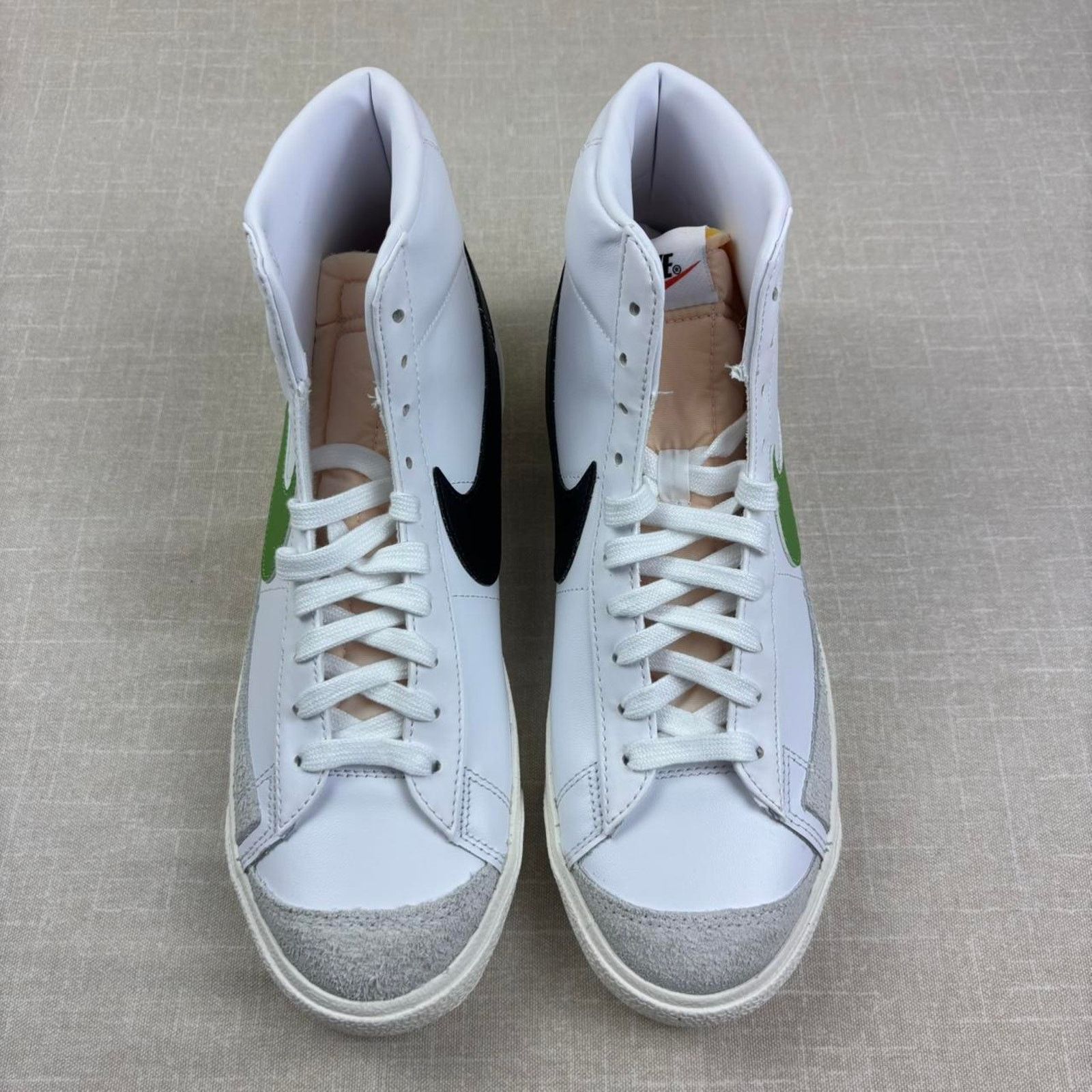 Nike ♻️ 2022 Nike Blazer Mid “Mismatched Swoosh” Size US 9.5 / EU 42-43 - 3 Thumbnail