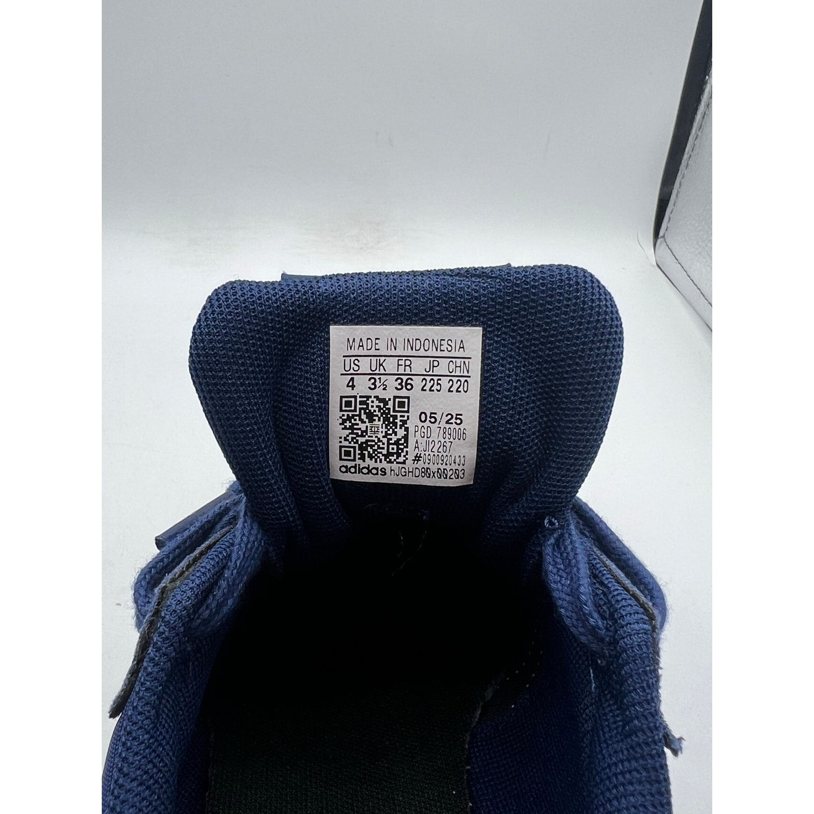 Adidas Adidas Run 70s 2.0 J “Dark Blue White” size 4Y Size US 5.5 / IT 35.5 - 6 Thumbnail