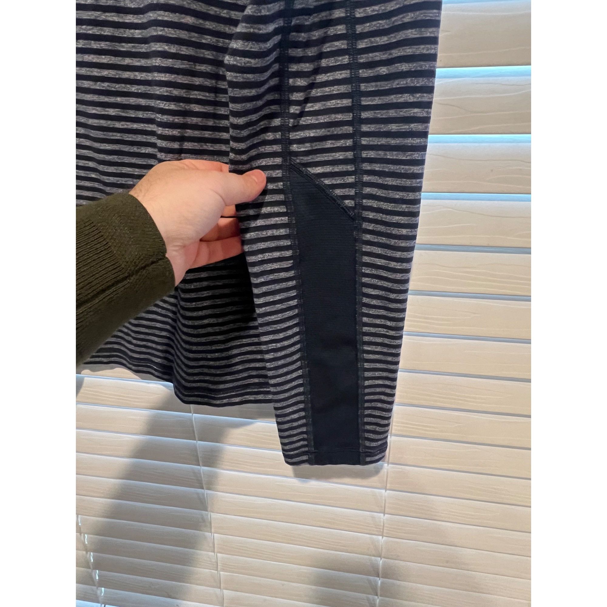 Lululemon Lululemon Long Sleeve Shirt - Size L Size US L / EU 52-54 / 3 - 4 Thumbnail