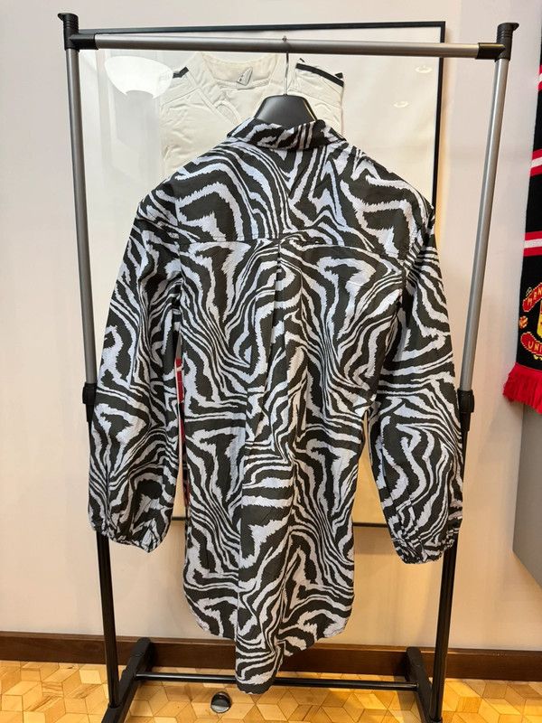 Ganni Ganni Pattern Printed Zebra Blue Black Shirt XS/S Size XS / US 0-2 / IT 36-38 - 2 Thumbnail