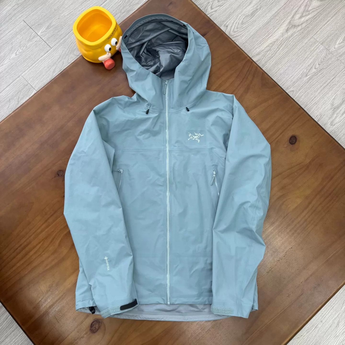Arc'teryx Arc'teryx Beta Jacket 2022 Cloud grey | Grailed