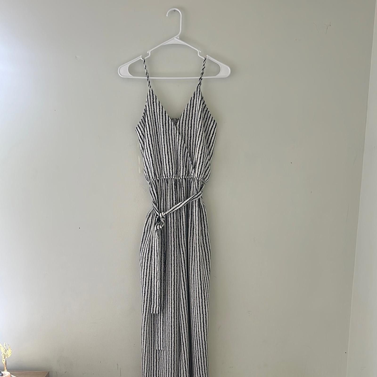 Designer J for Justify Black and White Vertical Stripe Jumpsuit Size 28" / US 6 / IT 42 - 1 Thumbnail