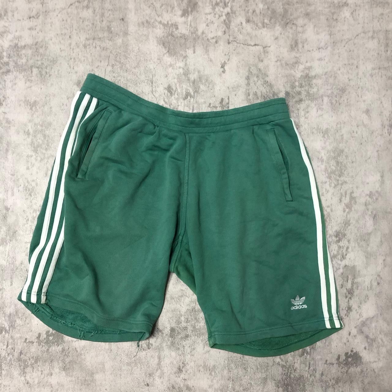 Adidas Adidas green and white shorts adidas Size US 34 / EU 50 - 1 Thumbnail