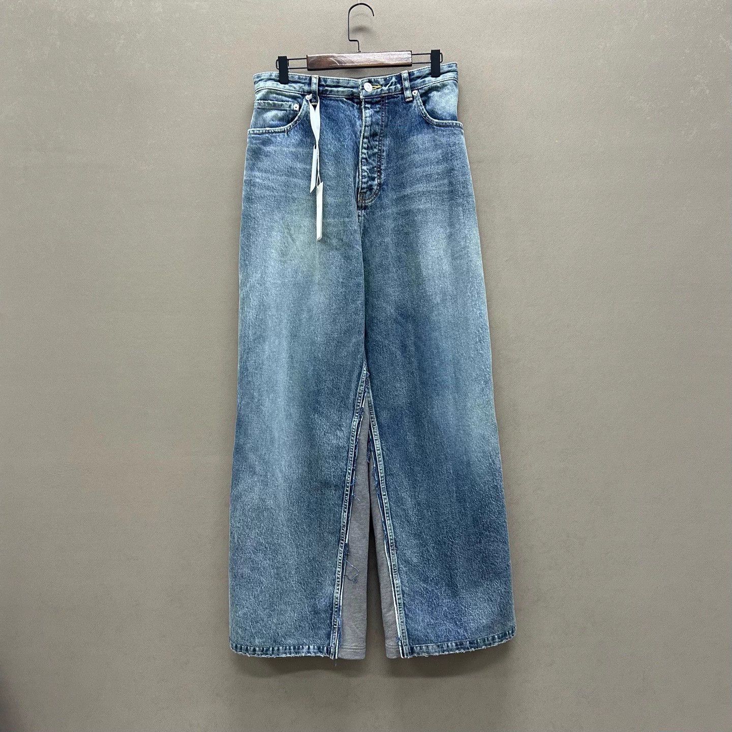 Balenciaga Balenciaga blue spliced denim sweatpants M ys000915 Size US 32 / EU 48 - 1 Thumbnail