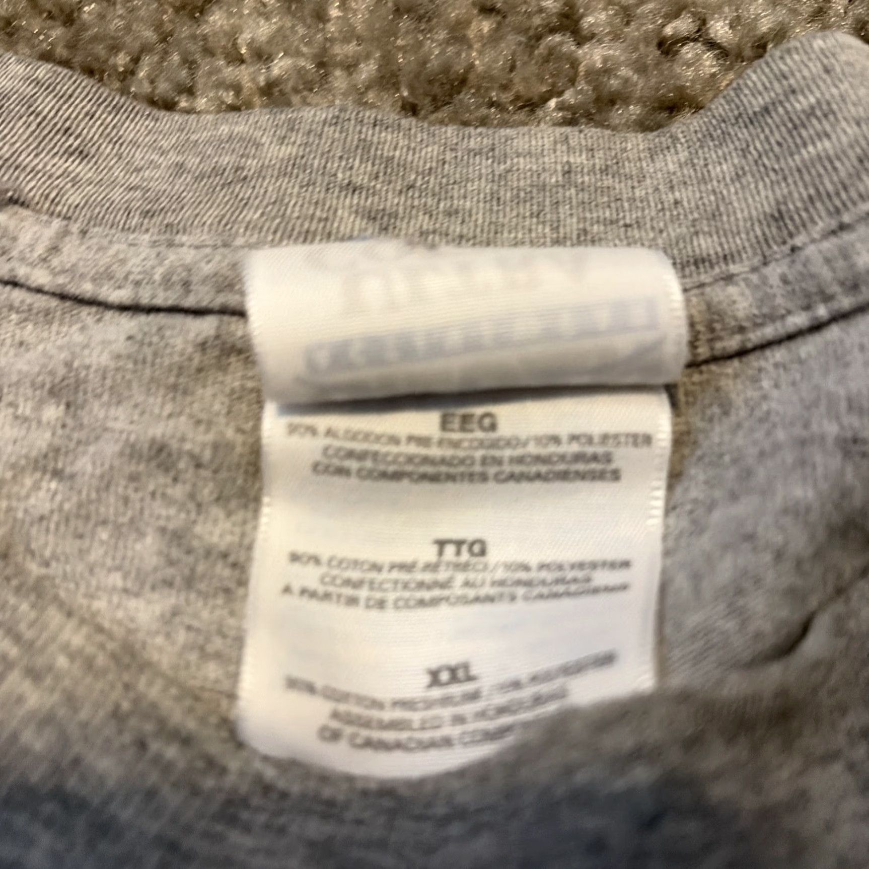 Gildan VINTAGE University Of Wisconsin Badgers Football Gray T-Shirt 2XL Mens Gildan Regular Size Gray University 90s/Concert (if applicable) Size US XXL / EU 58 / 5 - 5 Thumbnail