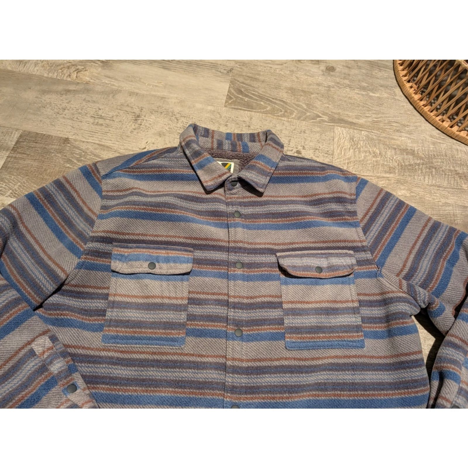 Vintage V Voyager Shacket Button-Up Shirt Male L Blue Gray Striped Fleece Pockets Heavyweight Casual Workwear EUC Size US L / EU 52-54 / 3 - 2 Thumbnail