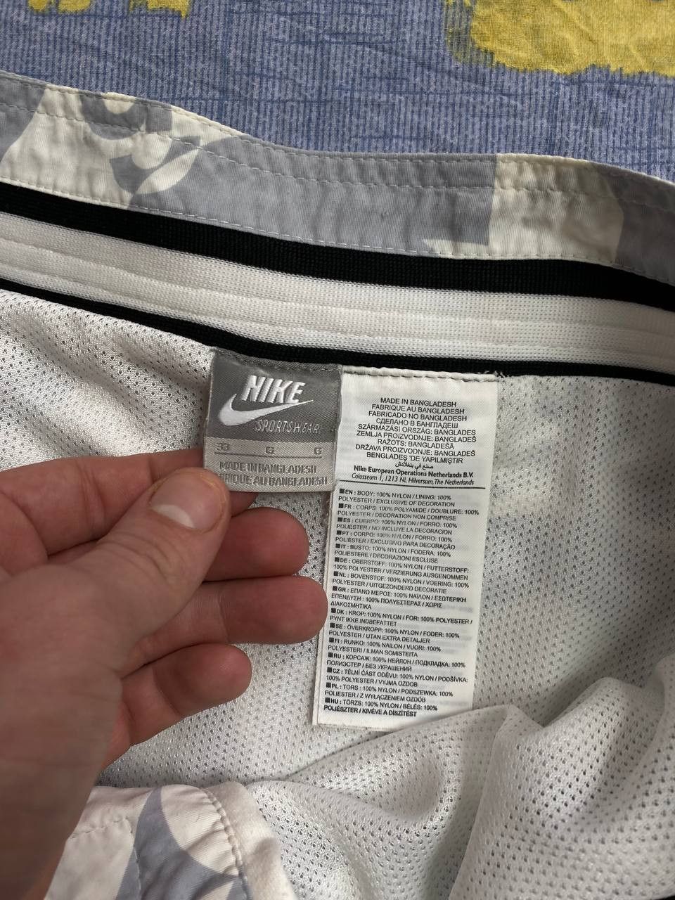 Nike Nike Shorts Size US 33 - 12 Thumbnail
