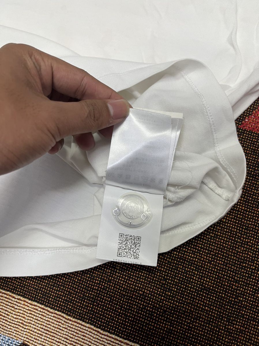 Moncler Moncler maglia tee Size US XL / EU 56 / 4 - 13 Thumbnail