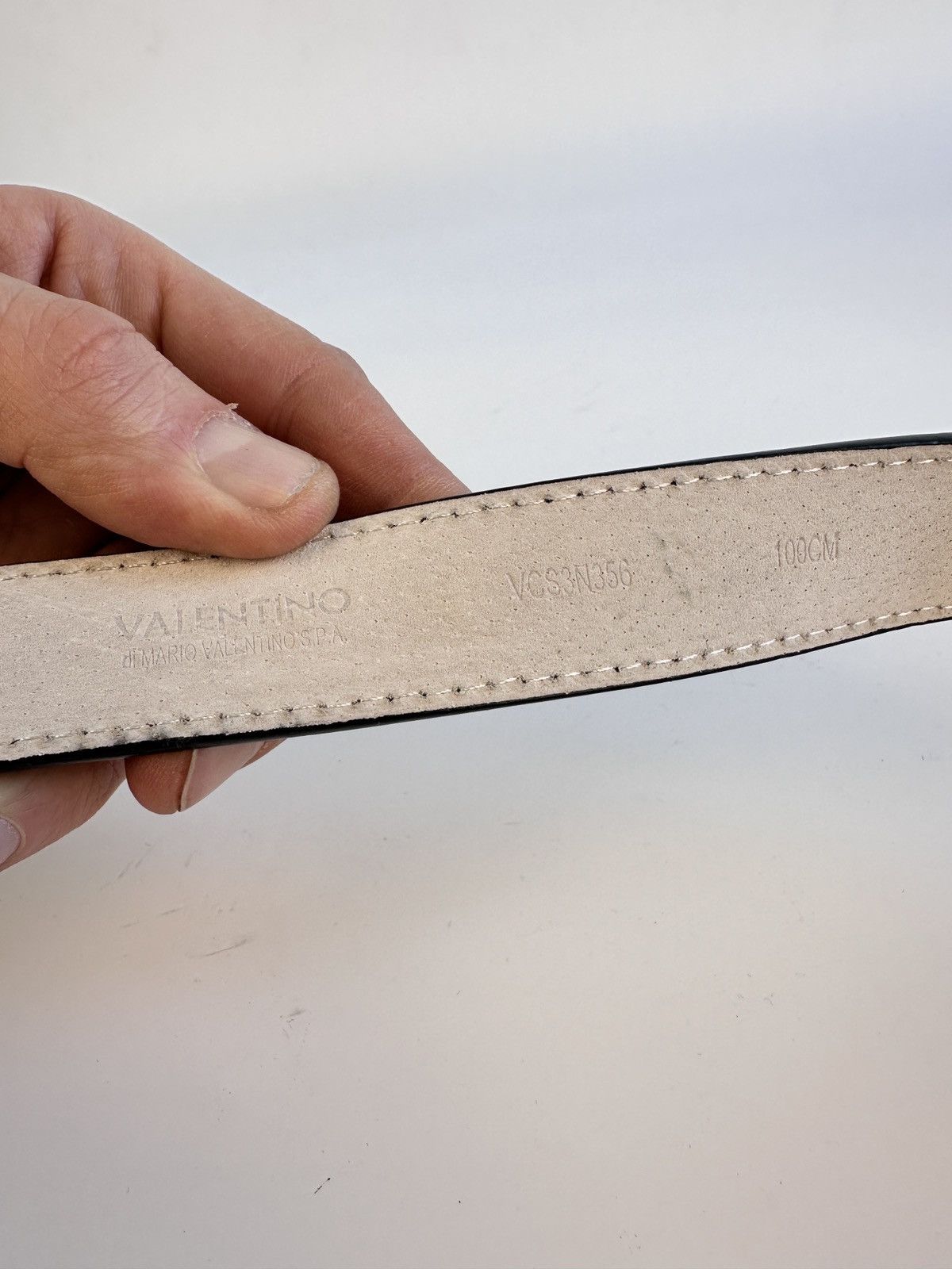 ‼️Mario Valentino Peach Logo Circle Buckle Leather Belt MARIO VALENTINO Italy Black Faux Leather Belt Circle Buckle  main image 4