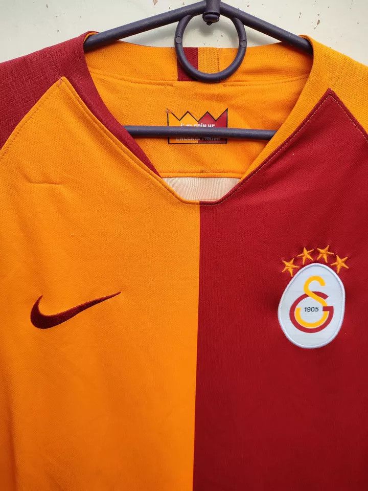 Nike FC Galatasaray 2018-19 HOME Home FOOTBALL Kit SHIRT SOCCER Size US M / EU 48-50 / 2 - 2 Thumbnail