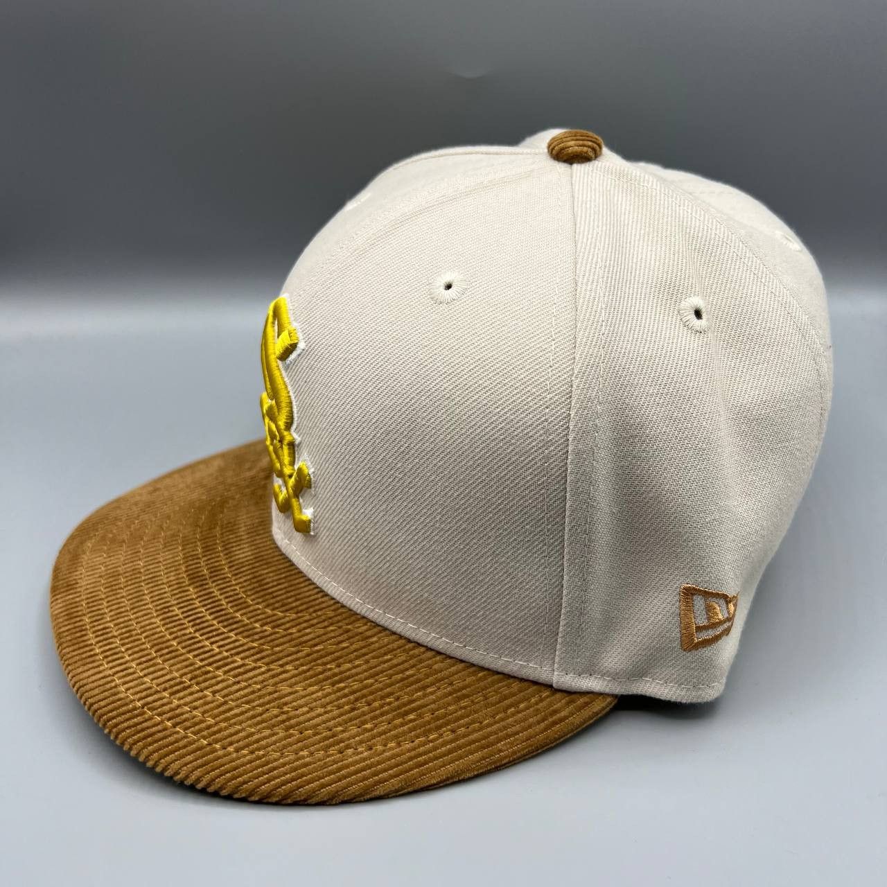New Era Chicago White Sox Hat Men 7 1/2 World Series Corduroy Fitted Size ONE SIZE - 3 Thumbnail