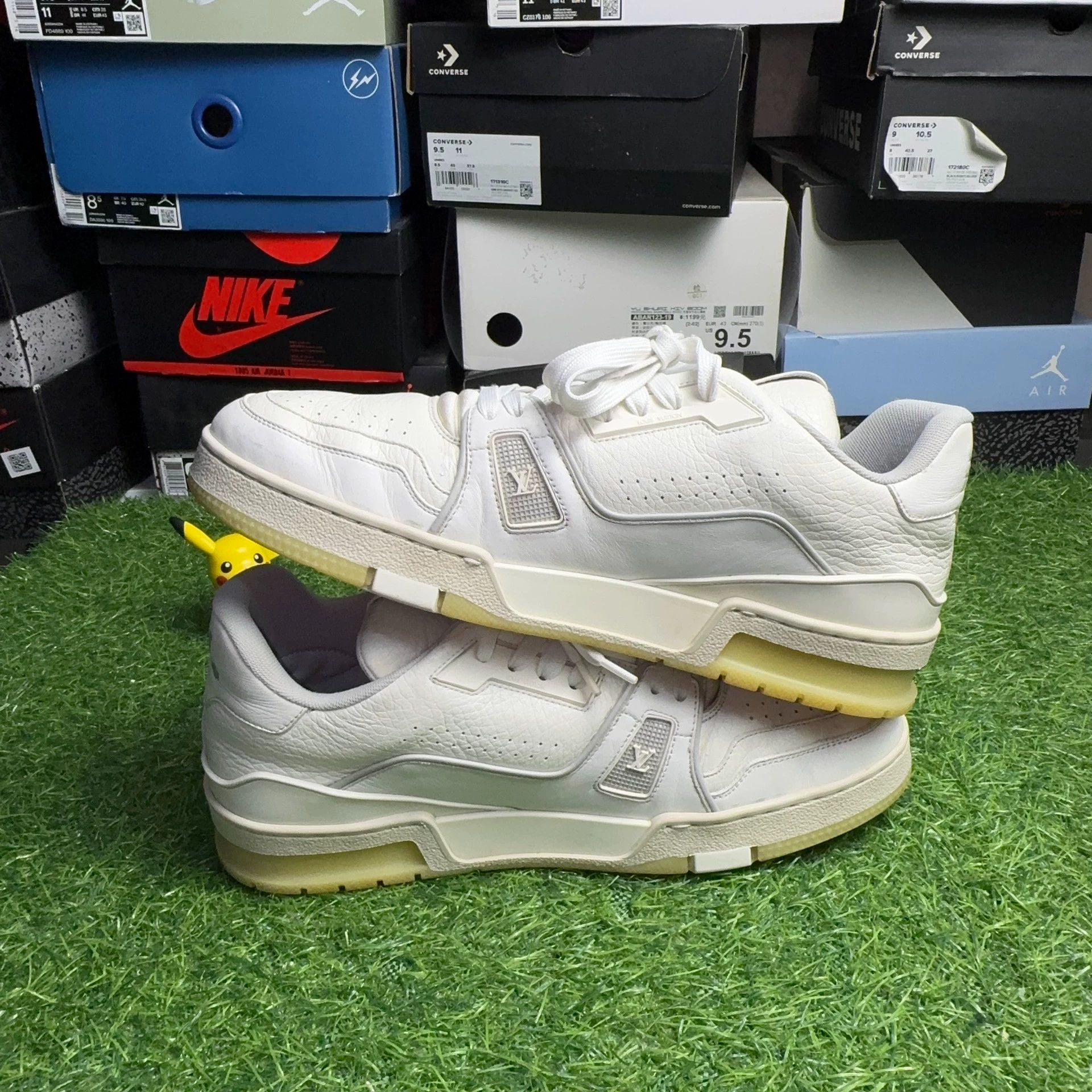 Louis Vuitton LOUIS VUITTON Trainer White Cement (White) Size US 8 / EU 41 - 8 Thumbnail