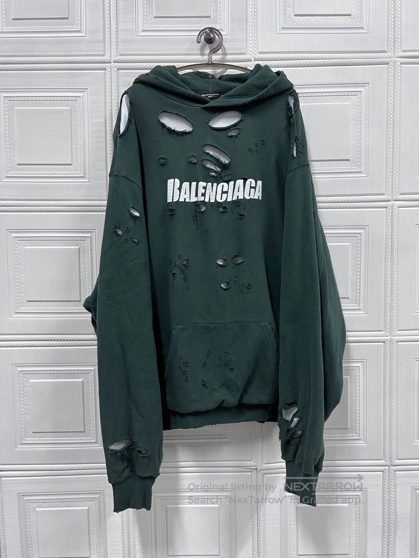 Balenciaga distressed balenciaga logo hoodie in dark green. Size US L / EU 52-54 / 3 - 1 Thumbnail