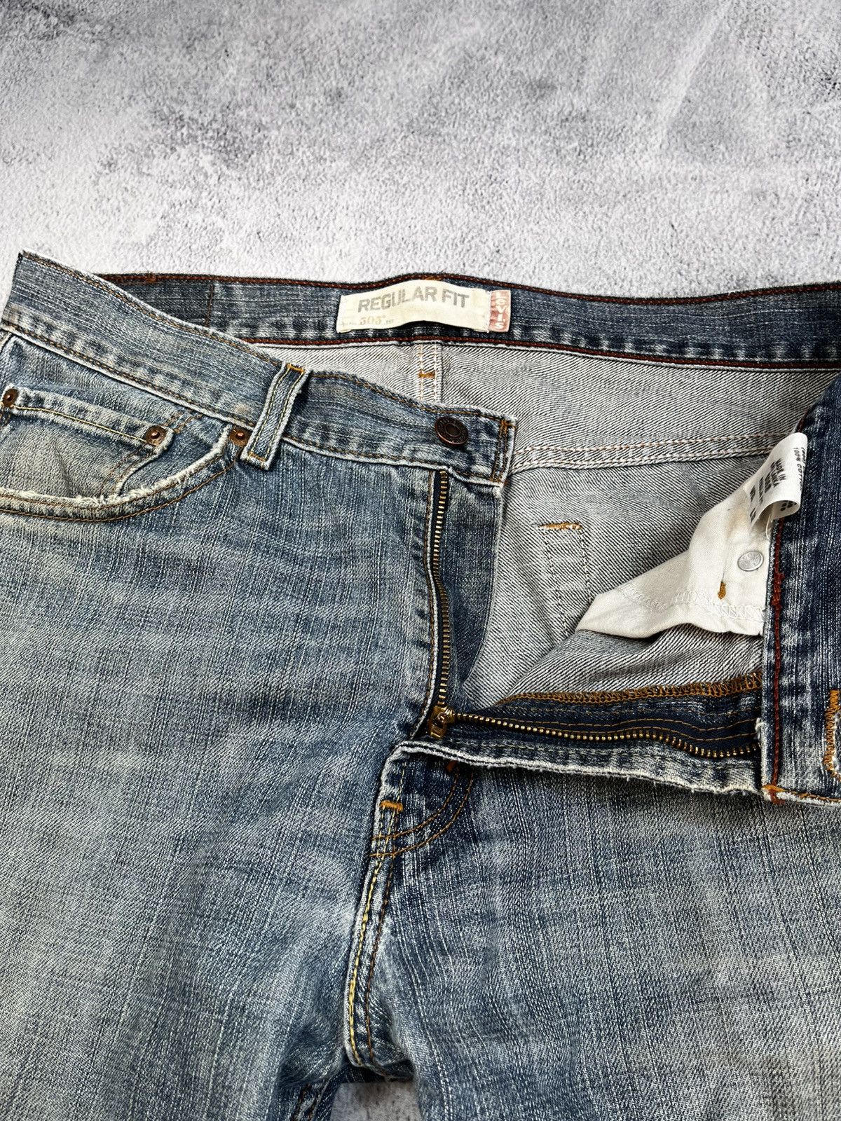 Levi's × Levi's Vintage Clothing Vintage Y2K Levi’s 505 faded denim jeans streetwear size 33 Size US 33 - 9 Thumbnail