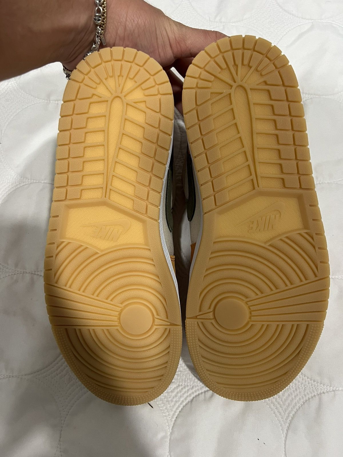 Jordan Brand Jordan 1 Low SE “Light Curry” Size US 9 / EU 42 - 5 Thumbnail