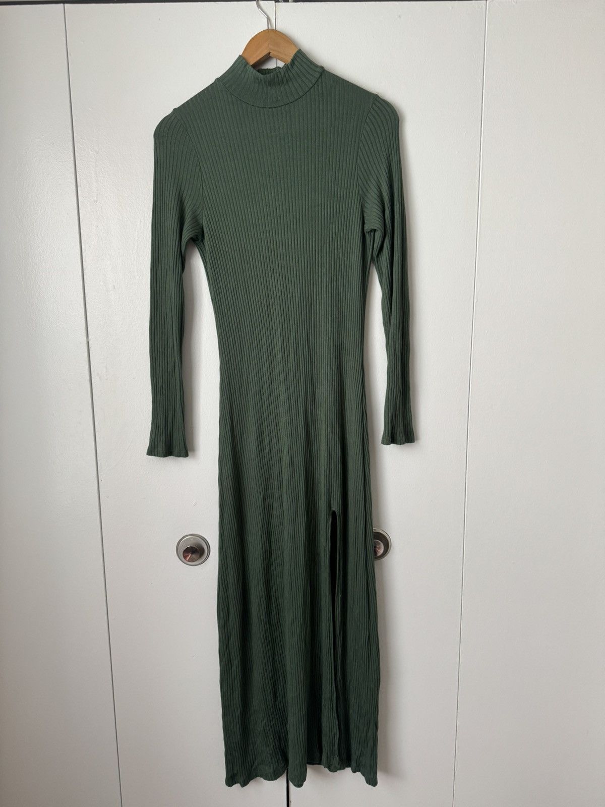 Reformation Reformation Jeans Mockneck Ribbed Maxi Dress Size L / US 10 / IT 46 - 1 Thumbnail