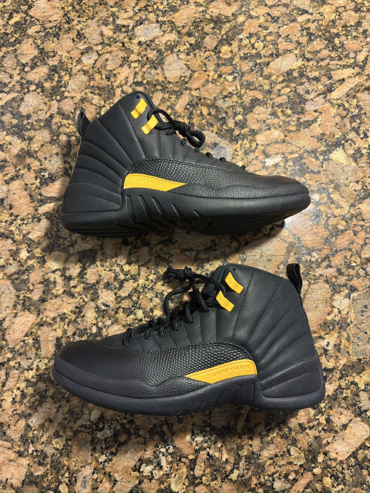 Air Jordan 12 Black Taxi - Size 8
